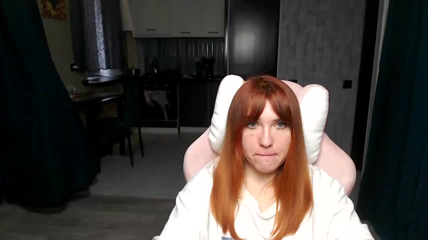 Reginasmilee Adult Chat December 3, 2025