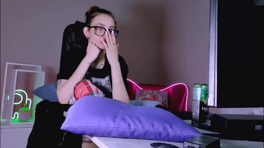 olivia_norton_ Adult Chat December 3, 2025