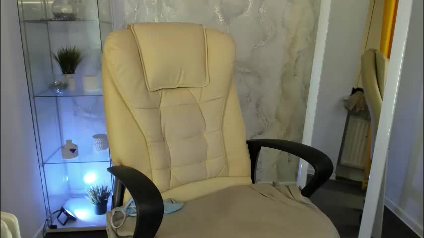 l1ka_one Adult Chat December 4, 2025