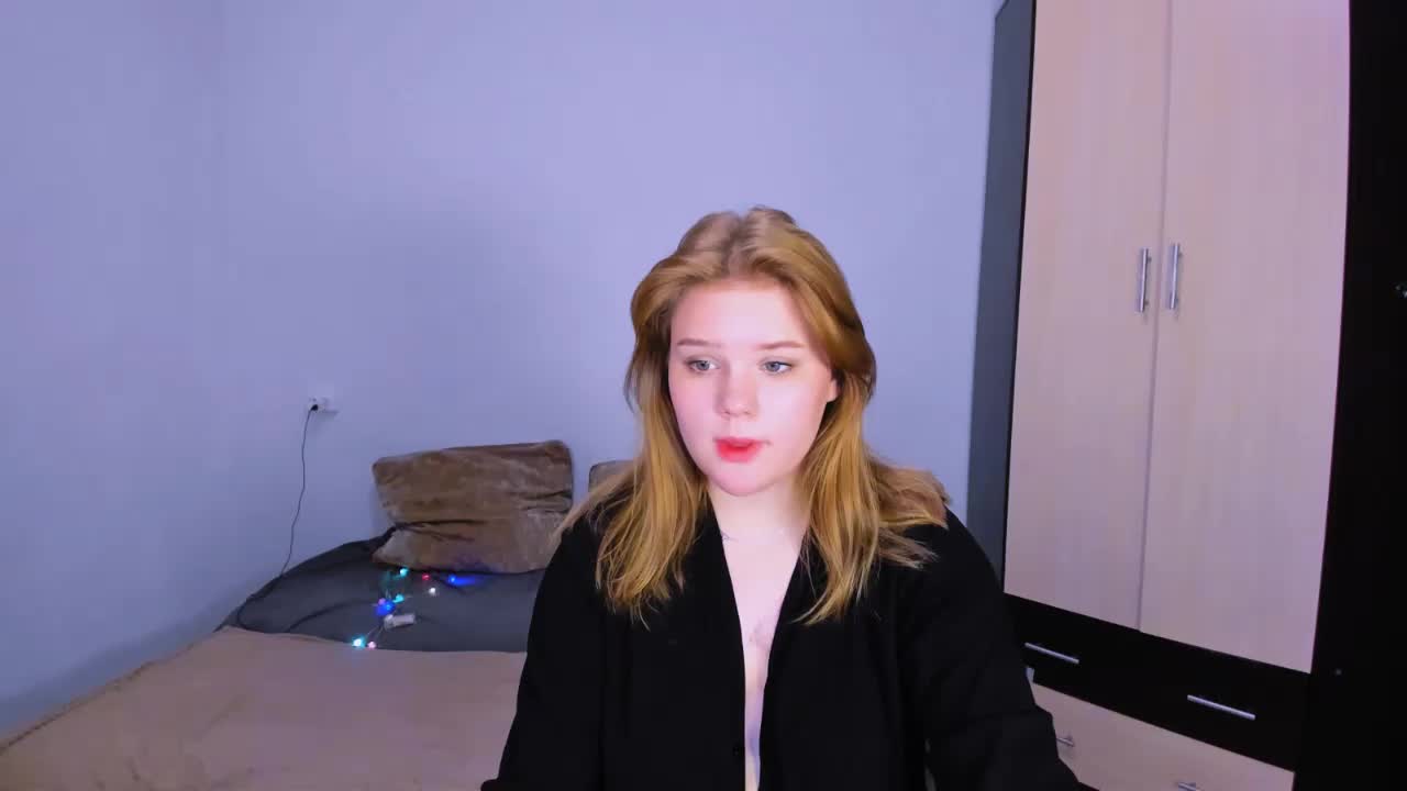 Lasey_2025-12-03_06-54-10_430 Adult Chat December 3, 2025