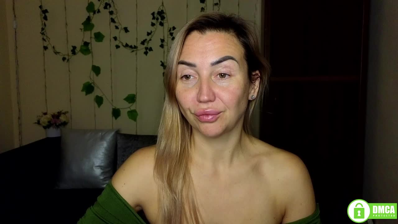 Jullyblondkiss_2025-12-03_06-55-38_796 Adult Chat December 3, 2025