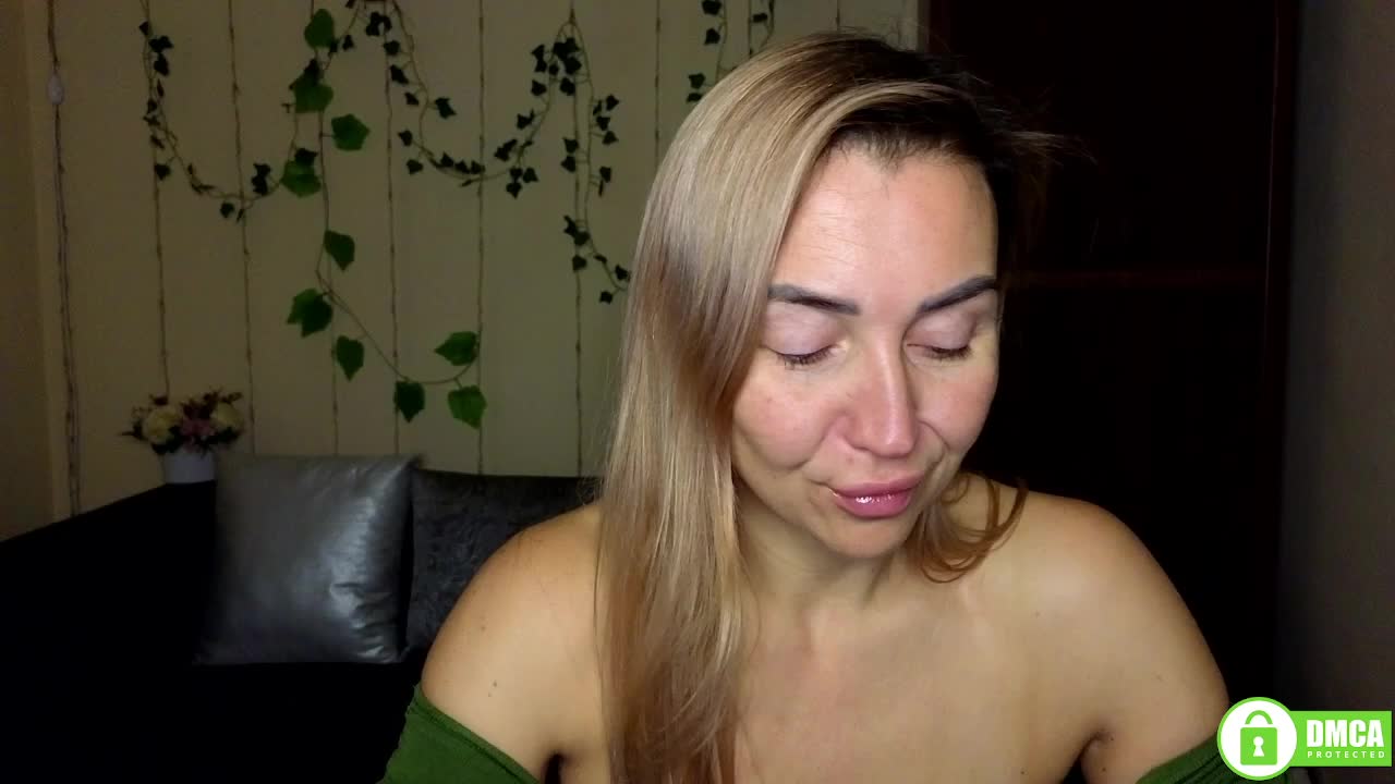 Jullyblondkiss Adult Chat December 3, 2025