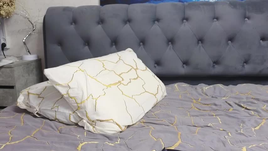 Strip-Lady Adult Chat December 3, 2025