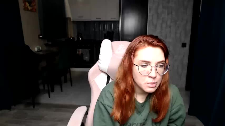 Reginasmilee Adult Chat December 3, 2025