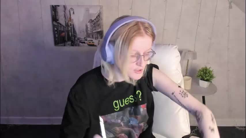 elizabeth_harpper Adult Chat December 3, 2025