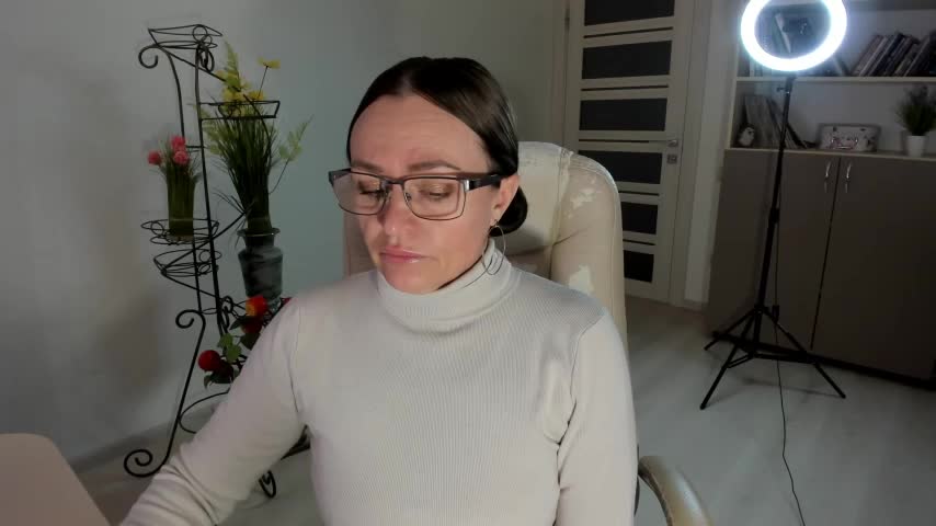 Vika73 Adult Chat December 3, 2025