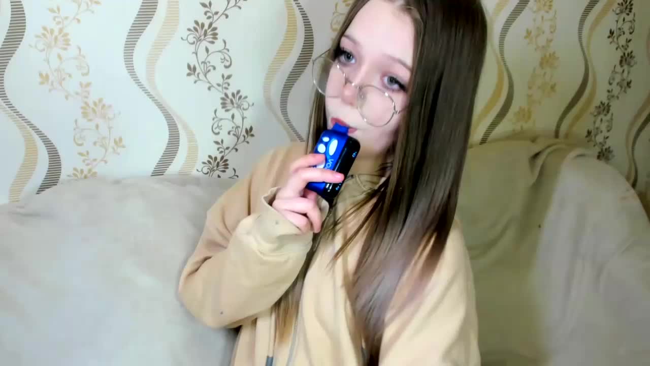 MelMooon Adult Chat December 3, 2025