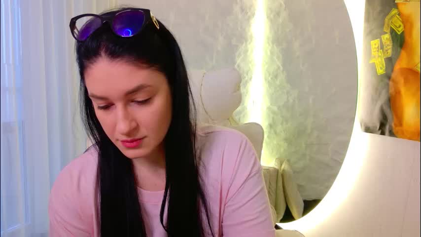 monique_a Adult Chat December 3, 2025