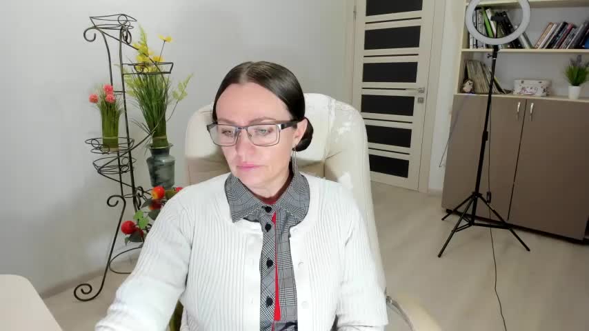 Vika73 Adult Chat December 3, 2025