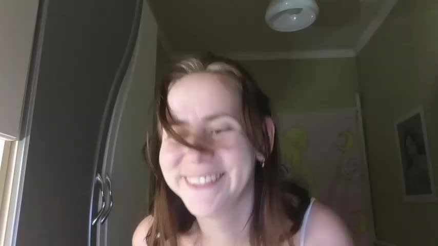 Riley_Roo Adult Chat December 3, 2025