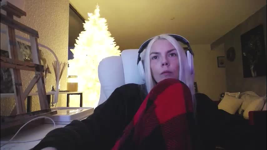 tinykylie Adult Chat December 3, 2025