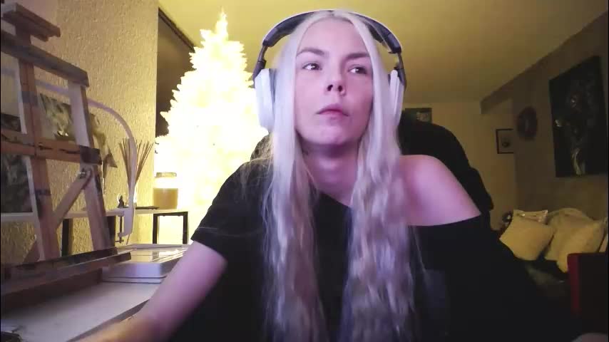 tinykylie Adult Chat December 3, 2025