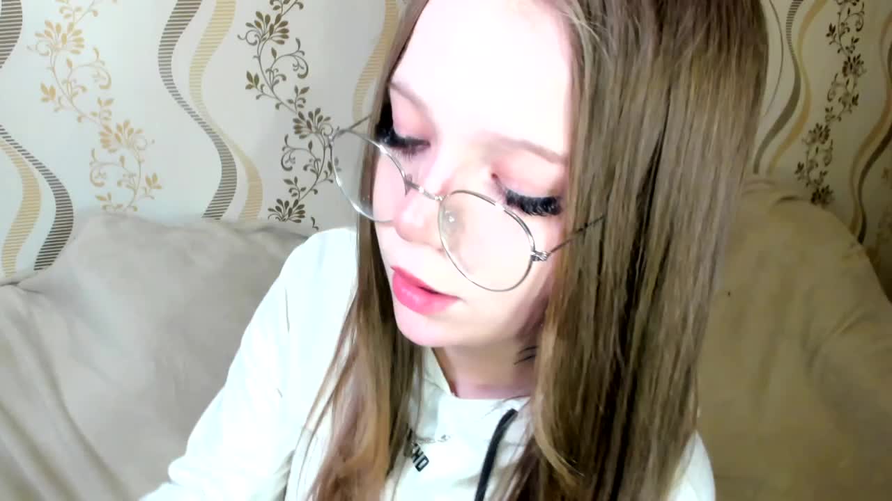 MelMooon Adult Chat December 3, 2025