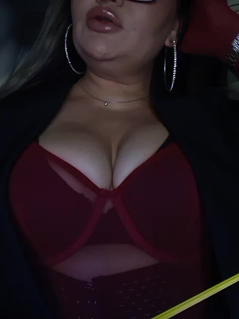 Brunetochkaaa Adult Chat December 3, 2025