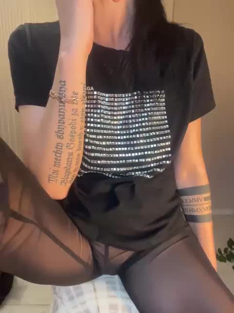 Karolina_Milf Adult Chat December 3, 2025