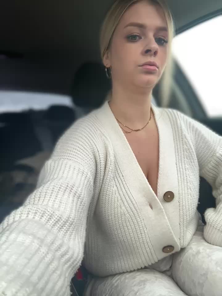 Love_Bri Adult Chat December 4, 2025