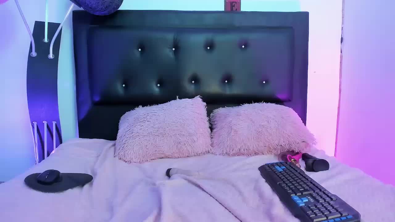 Hanna-K Adult Chat December 4, 2025