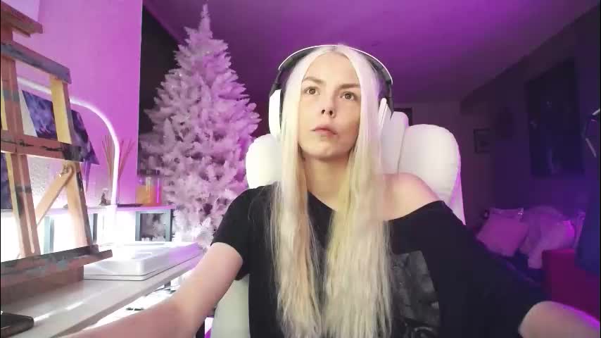 tinykylie Adult Chat December 4, 2025