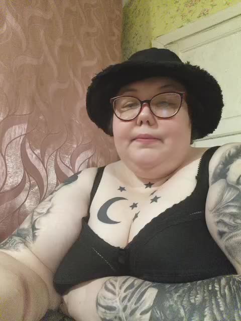 Svetlanka86 Adult Chat December 4, 2025