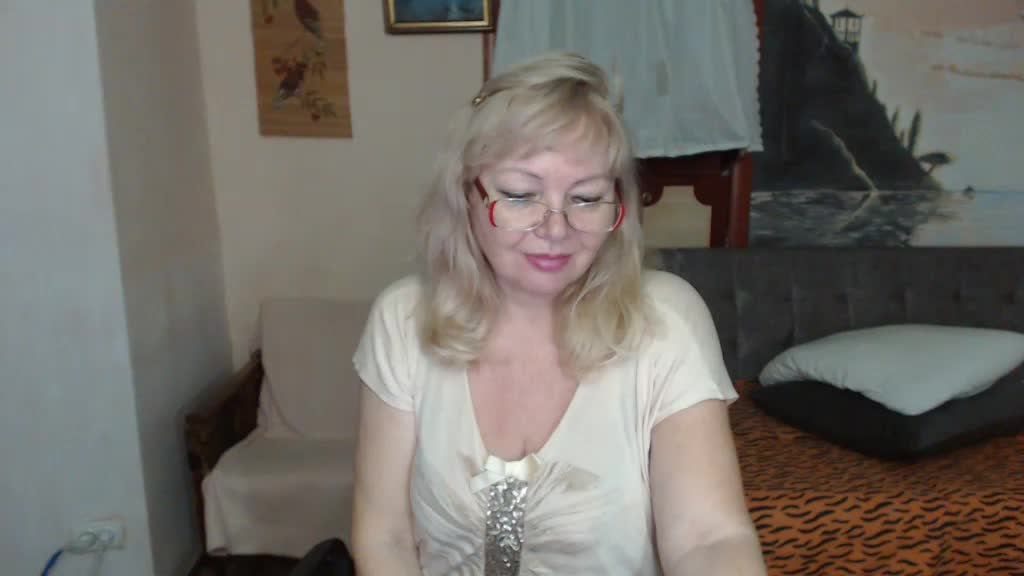 EvelynLoveShy Adult Chat December 4, 2025