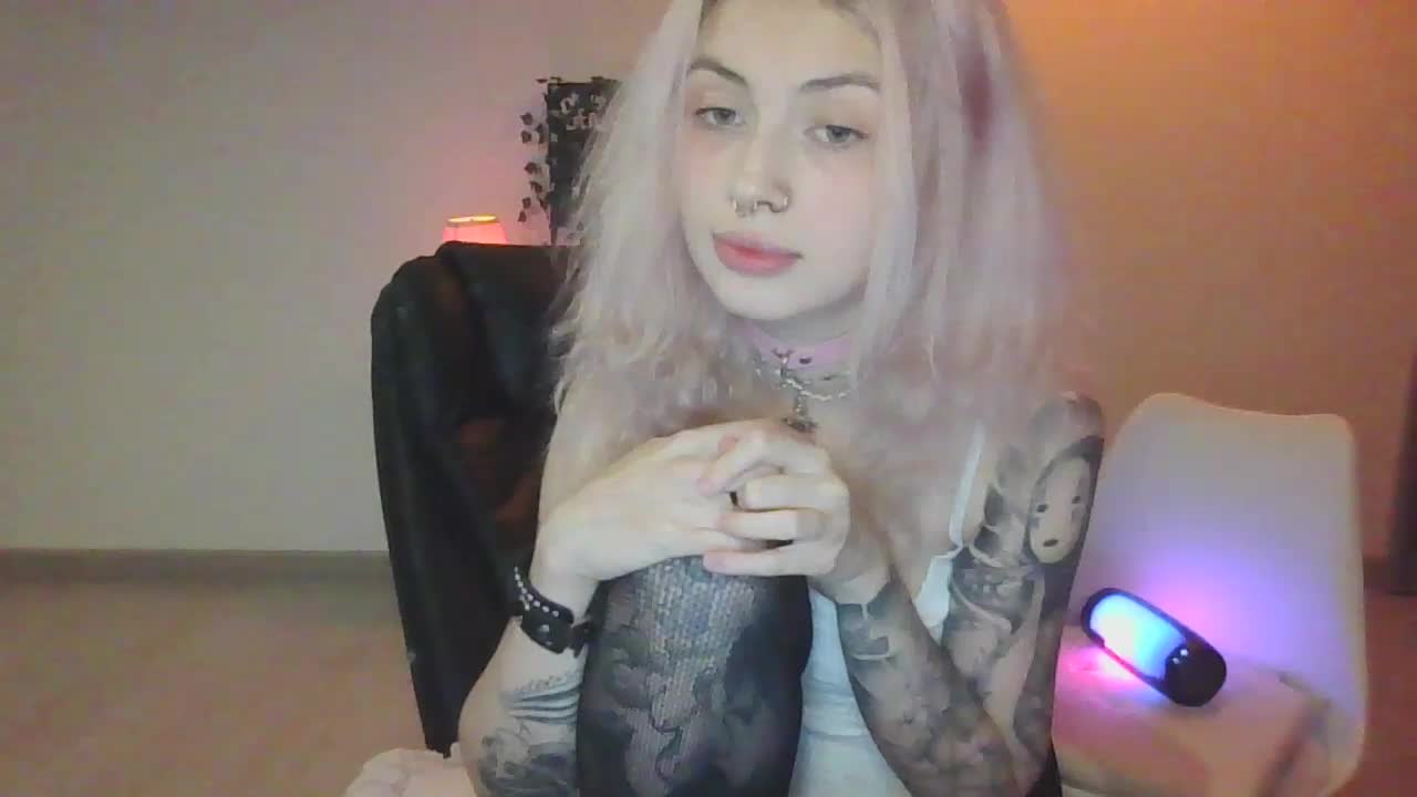 EmilyFlowers Adult Chat December 4, 2025