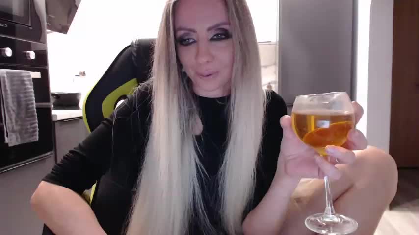 blondalina Adult Chat December 4, 2025