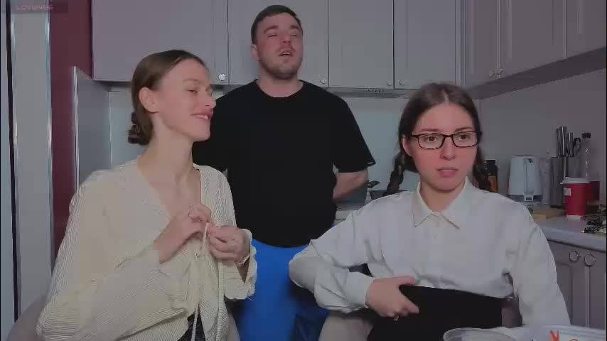 ihavepaws33 Adult Chat December 4, 2025