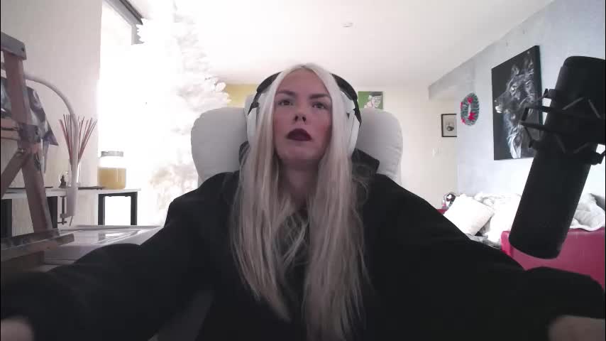 tinykylie Adult Chat December 4, 2025