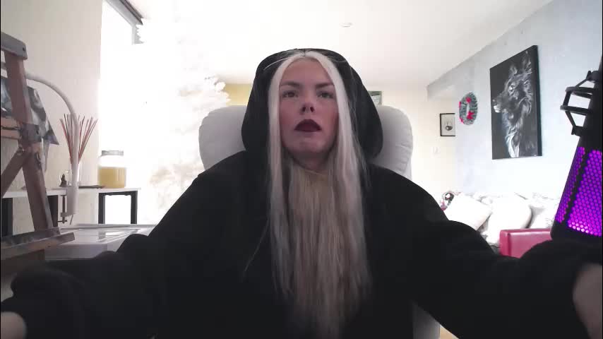 tinykylie Adult Chat December 4, 2025