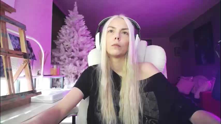 tinykylie Adult Chat December 4, 2025