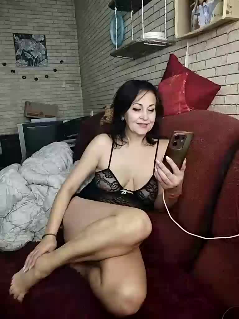 Lina-a-13 Adult Chat December 4, 2025