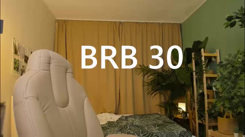 halle_berrry Adult Chat December 4, 2025