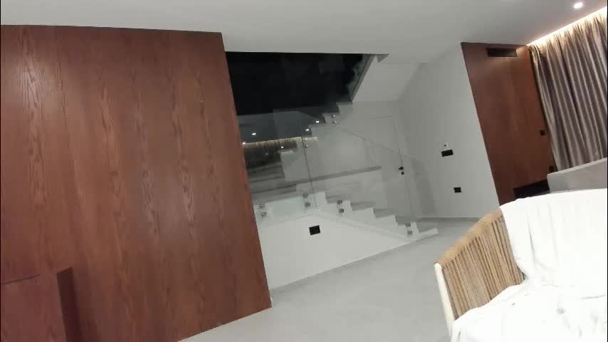 ehotlovea Adult Chat December 4, 2025