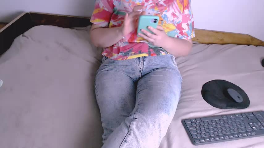 ChubbyMaia Adult Chat December 4, 2025