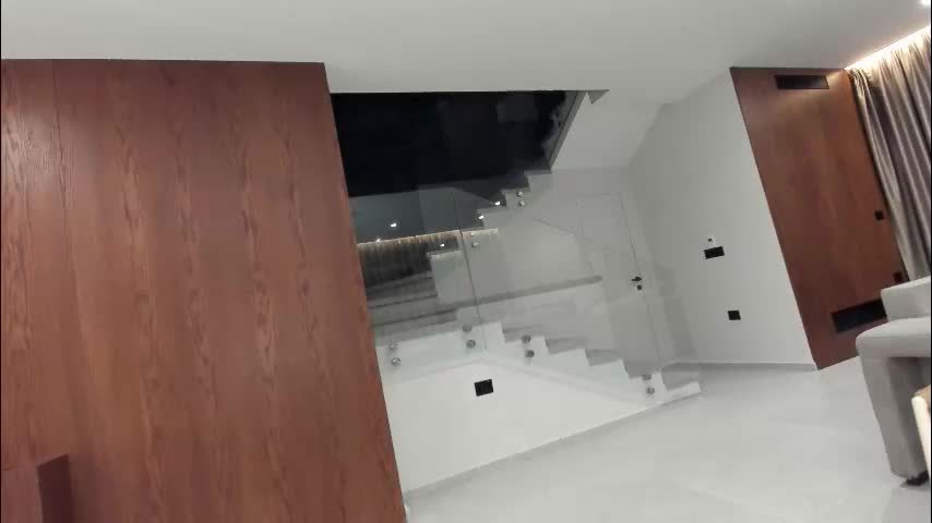 ehotlovea Adult Chat December 4, 2025