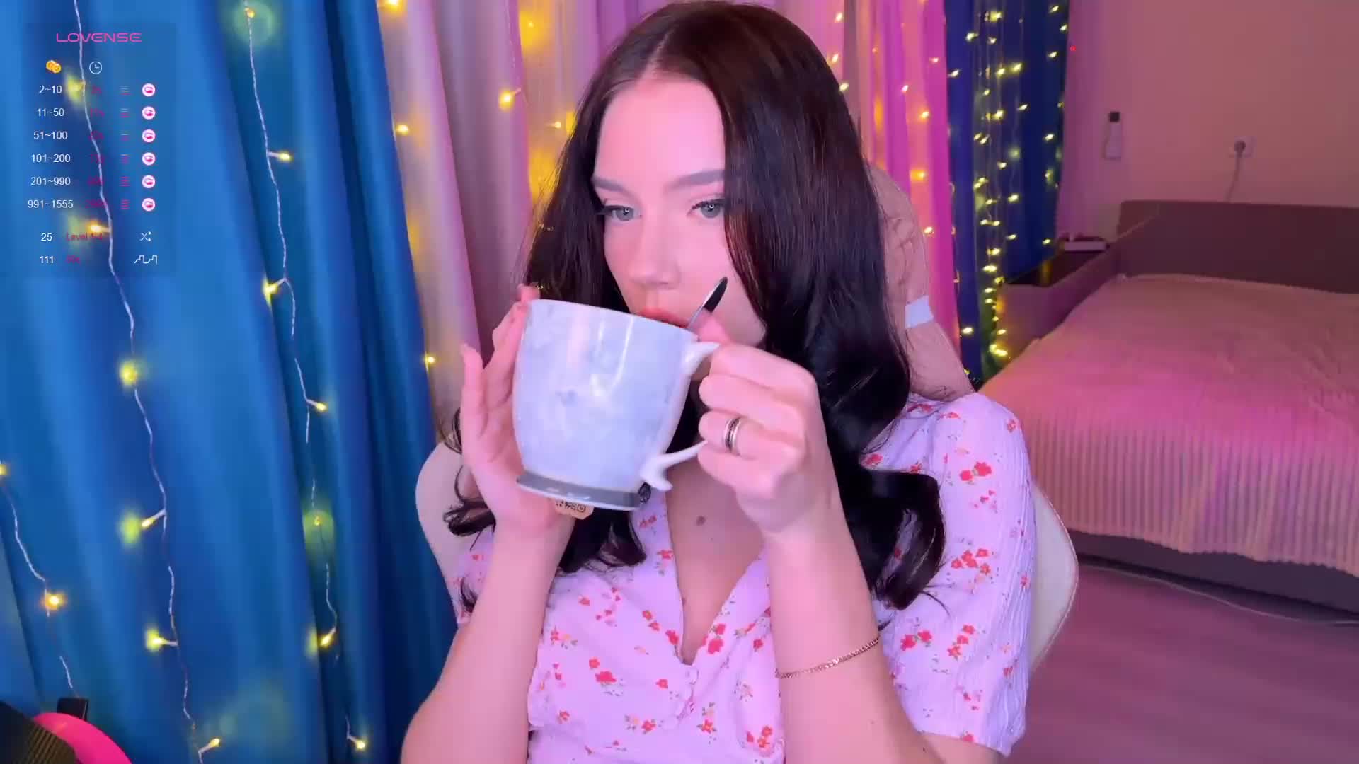 -Violetta- Adult Chat December 4, 2025