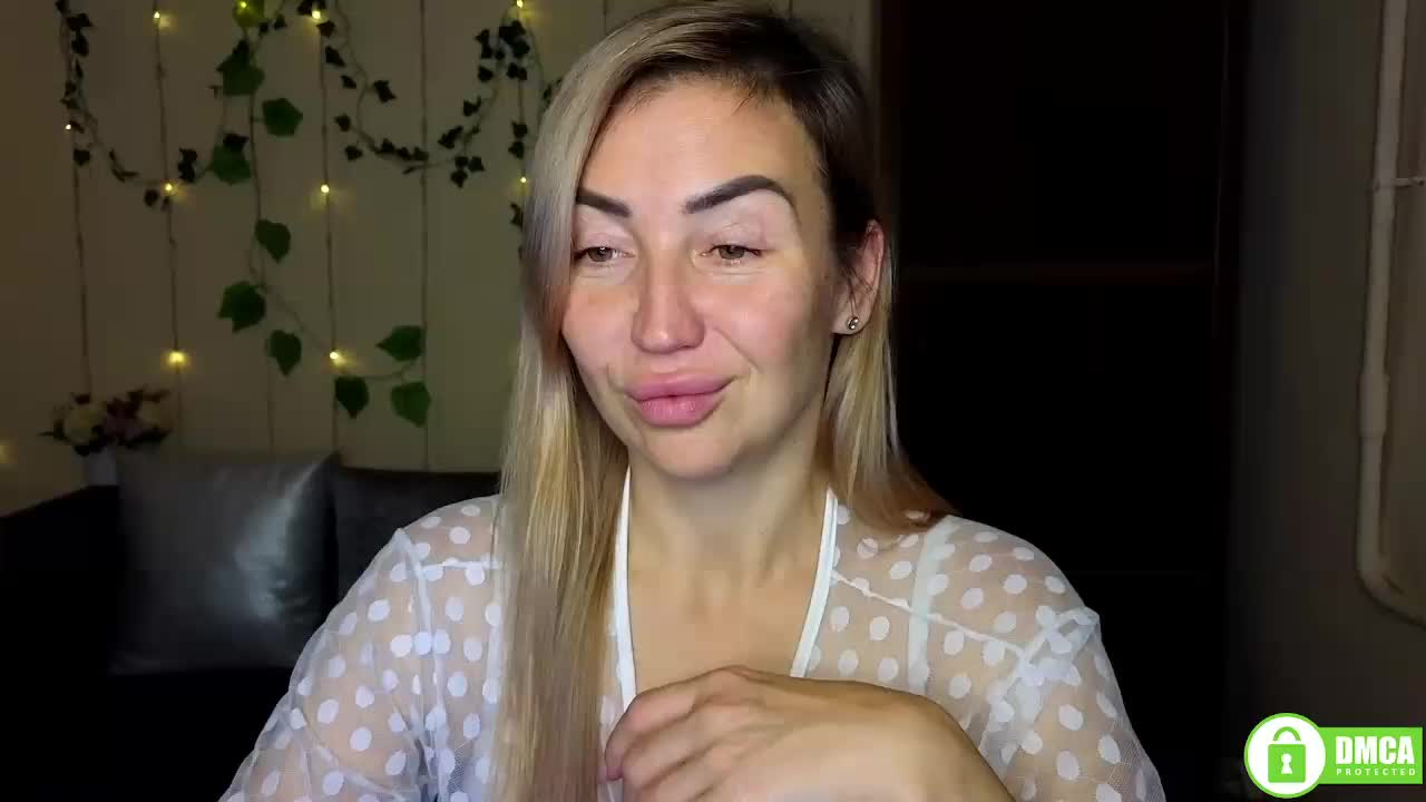 Jullyblondkiss Adult Chat December 5, 2025