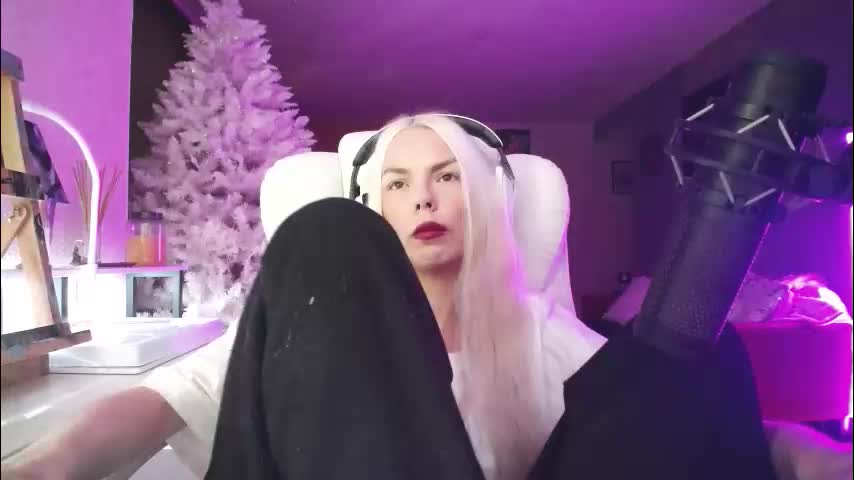 tinykylie Adult Chat December 5, 2025