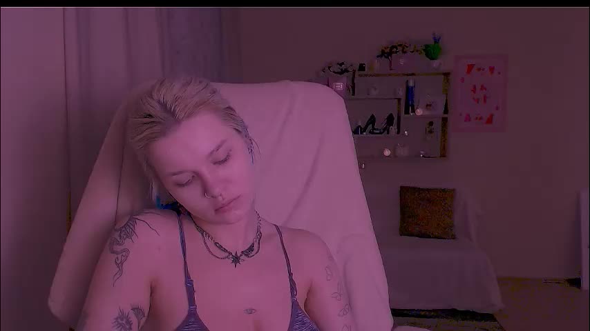 hot_blonda_ Adult Chat December 4, 2025