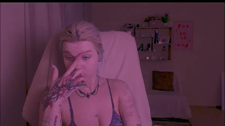 hot_blonda_ Adult Chat December 4, 2025