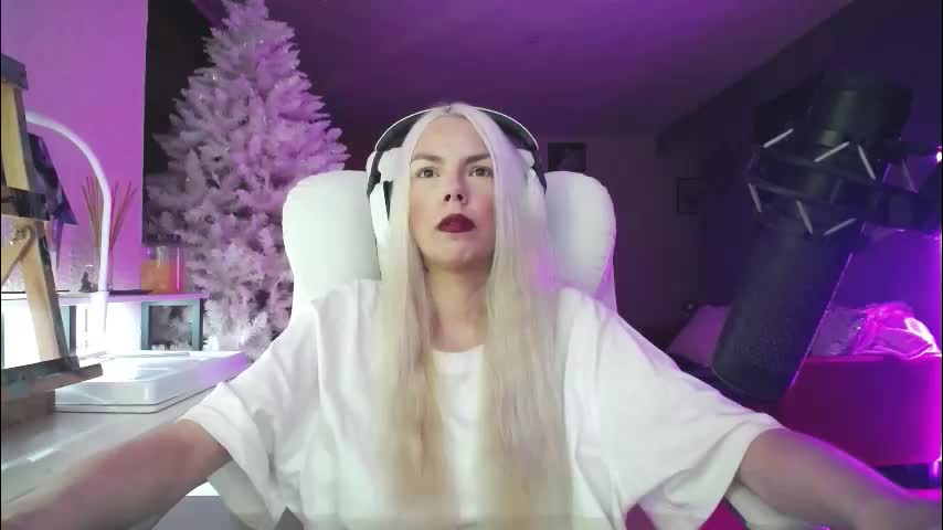 tinykylie Adult Chat December 5, 2025