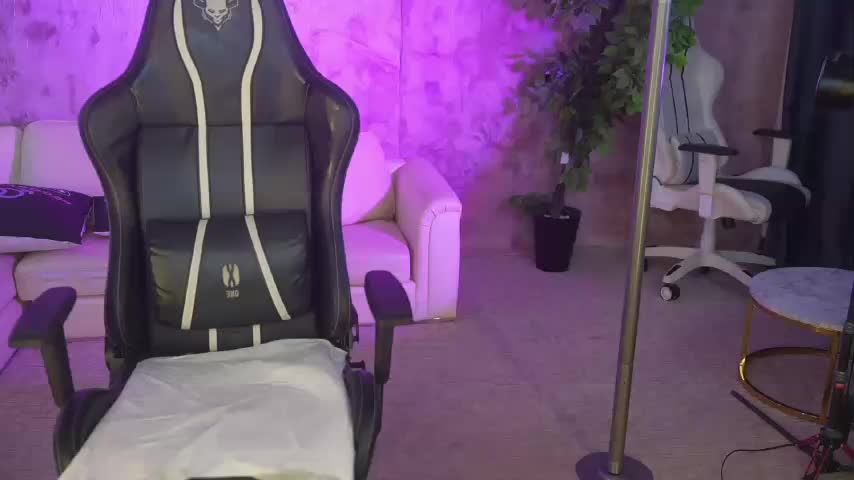 Anabelka054 Adult Chat December 4, 2025