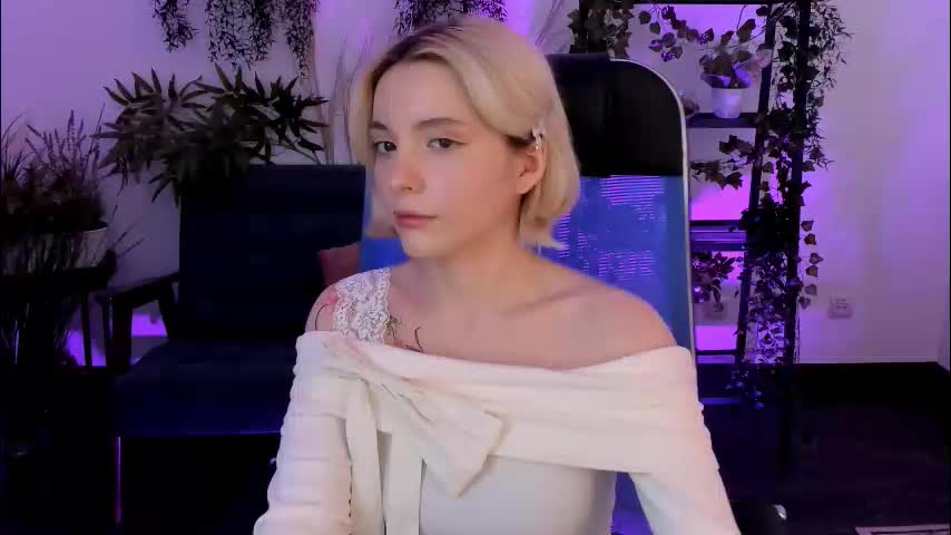 aurorawrenfield Adult Chat December 5, 2025