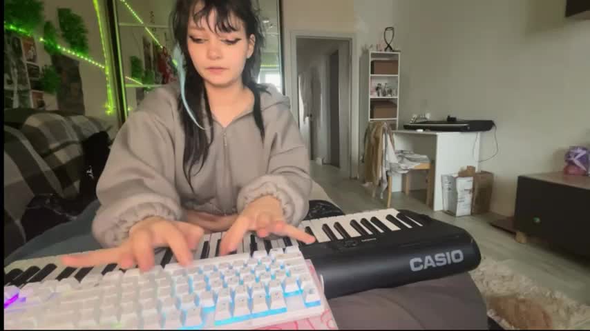 nikoli_naw Adult Chat December 5, 2025