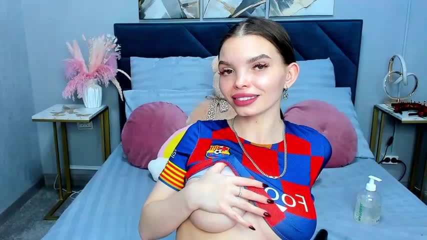 Curvy_Dynamite_ Adult Chat December 5, 2025