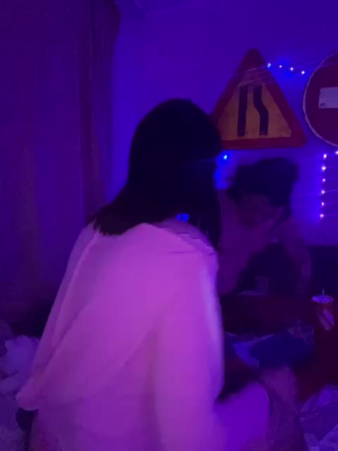 WetLips19 Adult Chat December 5, 2025