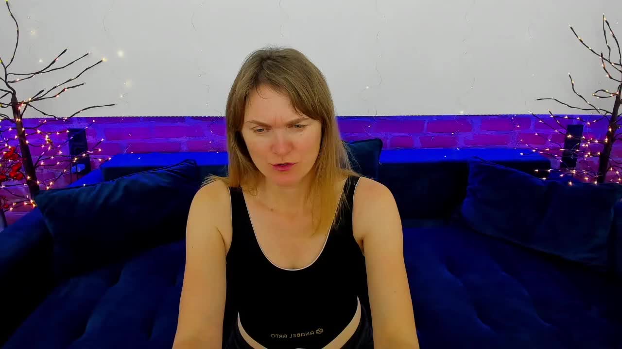 Annabel-xxx Adult Chat December 5, 2025