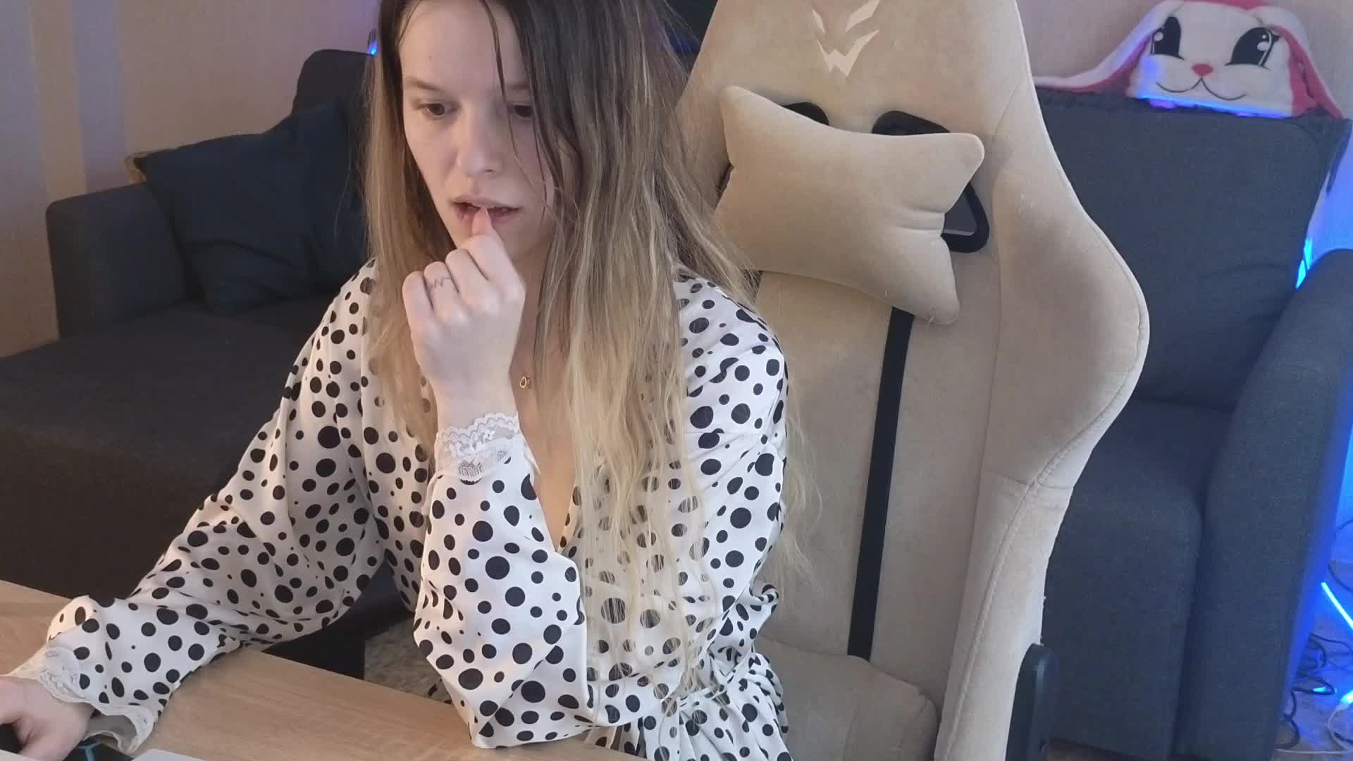 mali- Adult Chat December 5, 2025