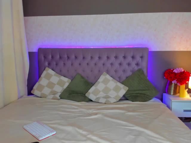 NikkiBust Adult Chat December 5, 2025