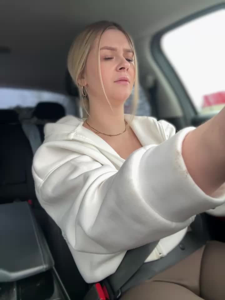 Love_Bri Adult Chat December 5, 2025